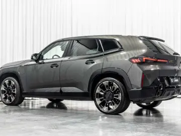 BMW XM Massage Trekhaak Bowers & Wilkins Active Stee