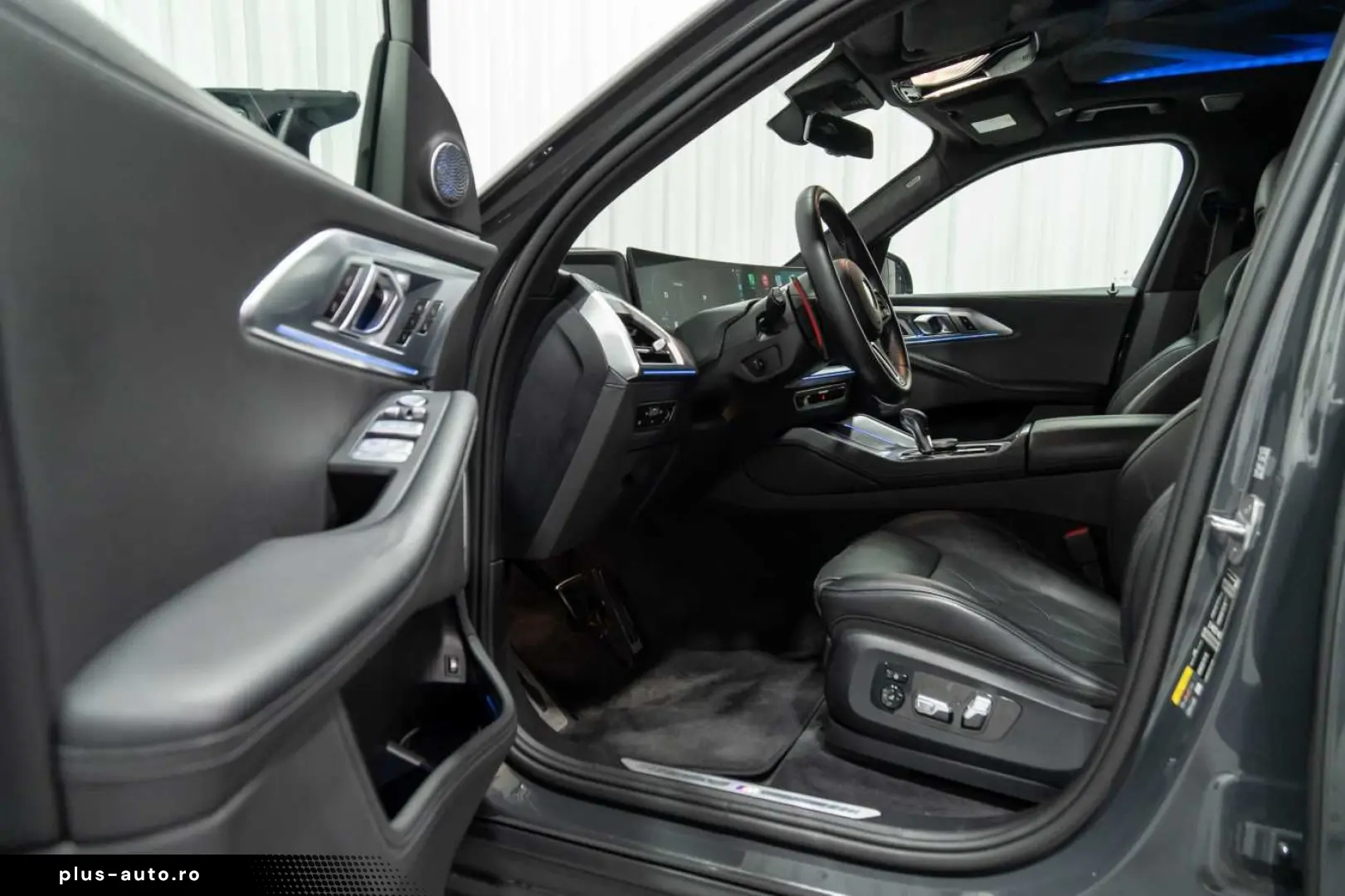 BMW XM Massage Trekhaak Bowers & Wilkins Active Stee