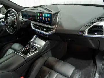 BMW XM Massage Trekhaak Bowers & Wilkins Active Stee