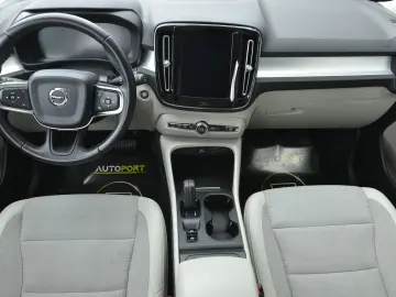 Volvo XC40 2.0 D3 AWD Geartronic Momentum Pro