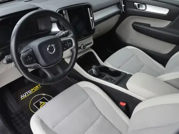Volvo XC40 2.0 D3 AWD Geartronic Momentum Pro