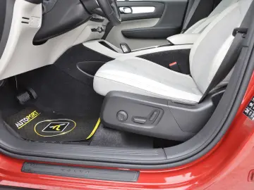 Volvo XC40 2.0 D3 AWD Geartronic Momentum Pro