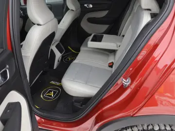 Volvo XC40 2.0 D3 AWD Geartronic Momentum Pro