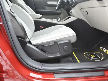 Volvo XC40 2.0 D3 AWD Geartronic Momentum Pro