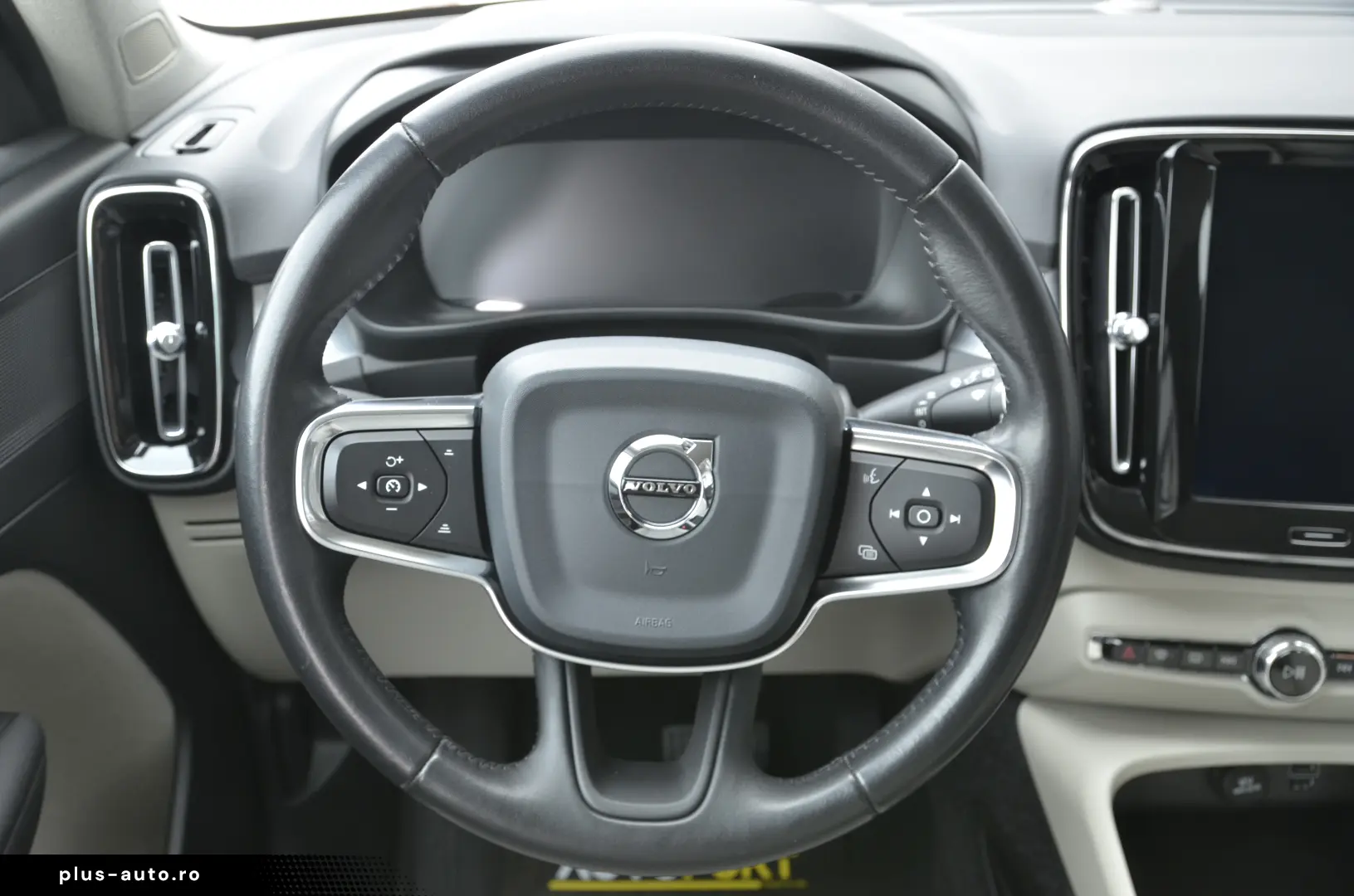 Volvo XC40 2.0 D3 AWD Geartronic Momentum Pro