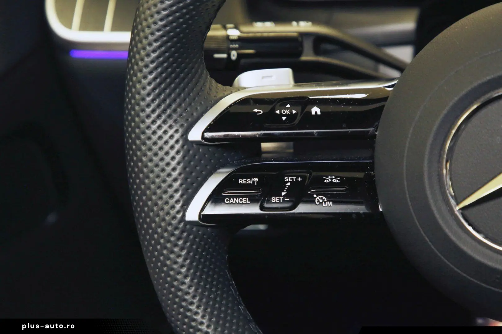 MERCEDES-BENZ GLC 200 4M Coupé AMG Night Pano 360  Distr AHK