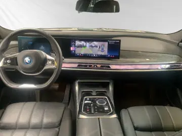 BMW 750e xDrive