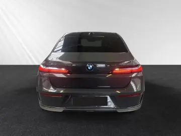 BMW 750e xDrive