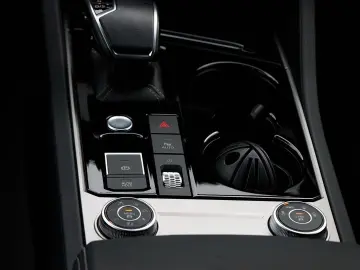 VW Touareg R-Line 3.0 V6 TSI 4MOTION LEDER AHK LUFT