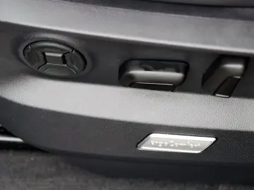 VW Touareg R-Line 3.0 V6 TSI 4MOTION LEDER AHK LUFT