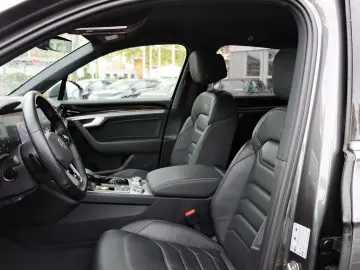 VW Touareg R-Line 3.0 V6 TSI 4MOTION LEDER AHK LUFT