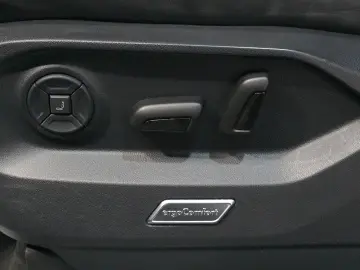 VW Touareg 3.0 TSI R-Line 4Mot. NIGHT STDHZ AHK AIR