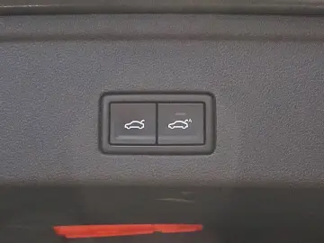 VW Touareg 3.0 TSI R-Line 4Mot. NIGHT STDHZ AHK AIR