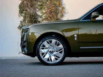 ROLLS ROYCE Cullinan -