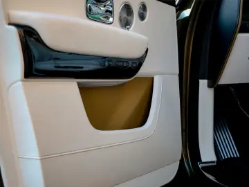 ROLLS ROYCE Cullinan -