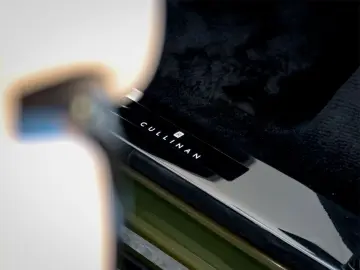 ROLLS ROYCE Cullinan -