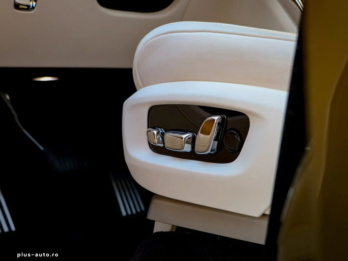 ROLLS ROYCE Cullinan -