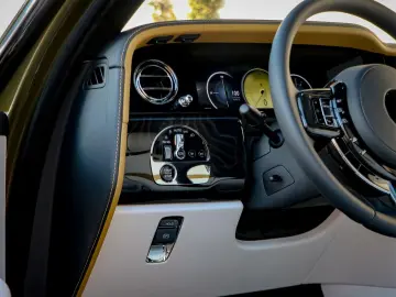 ROLLS ROYCE Cullinan -