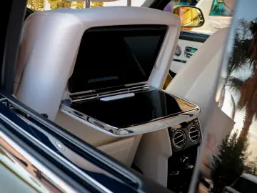 ROLLS ROYCE Cullinan -