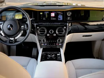 ROLLS ROYCE Cullinan -