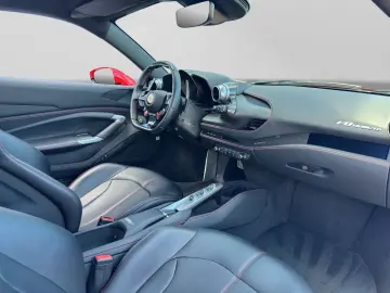 FERRARI Rosso Corsa Lift Kamera PDC Carbon