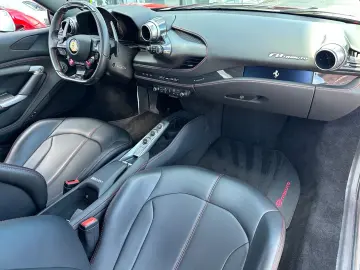 FERRARI Rosso Corsa Lift Kamera PDC Carbon