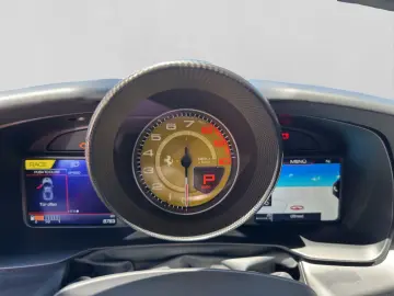 FERRARI Rosso Corsa Lift Kamera PDC Carbon