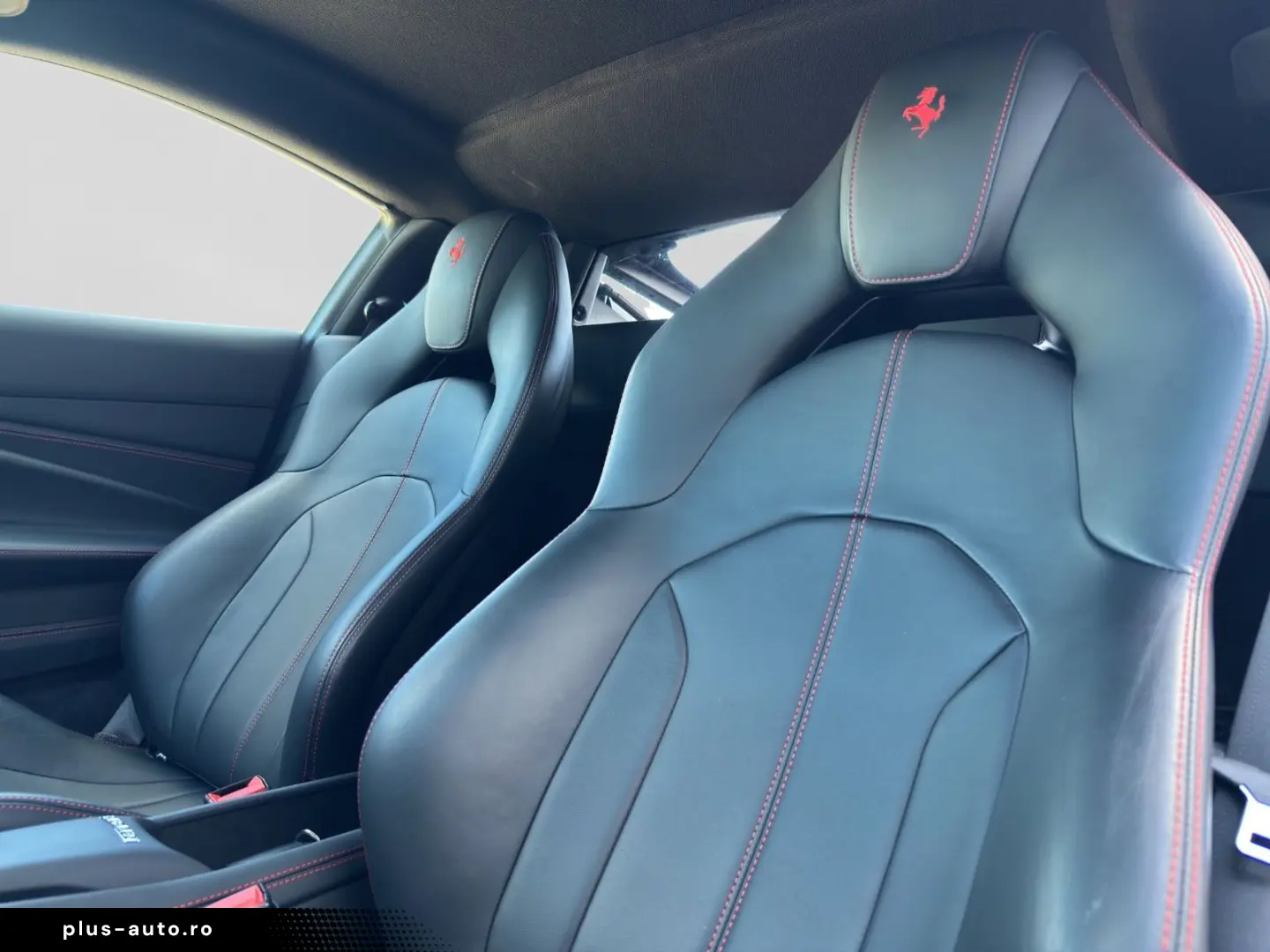 FERRARI Rosso Corsa Lift Kamera PDC Carbon