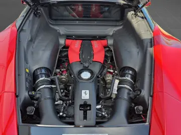 FERRARI Rosso Corsa Lift Kamera PDC Carbon