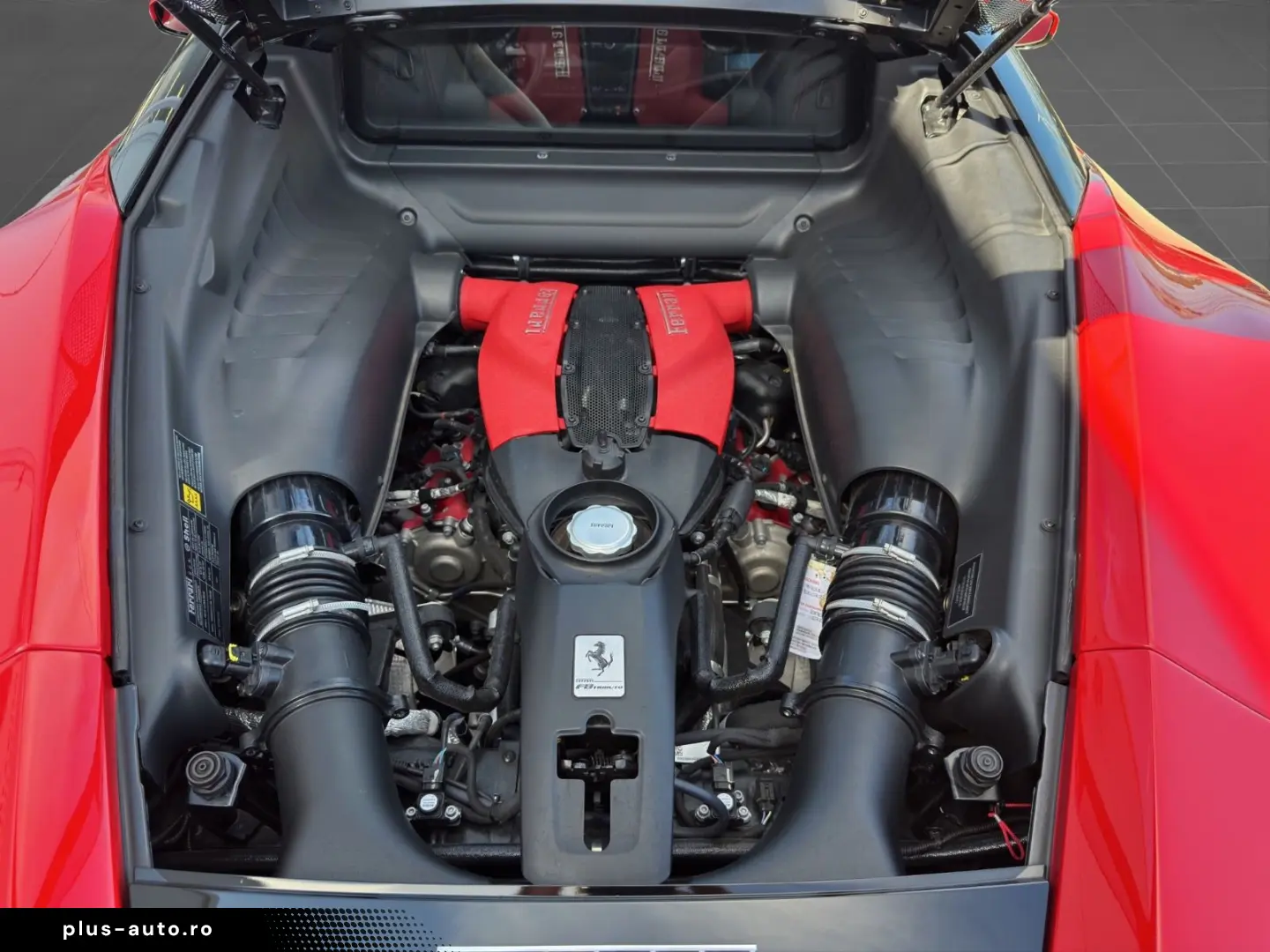 FERRARI Rosso Corsa Lift Kamera PDC Carbon