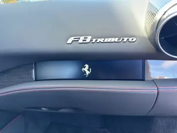 FERRARI Rosso Corsa Lift Kamera PDC Carbon