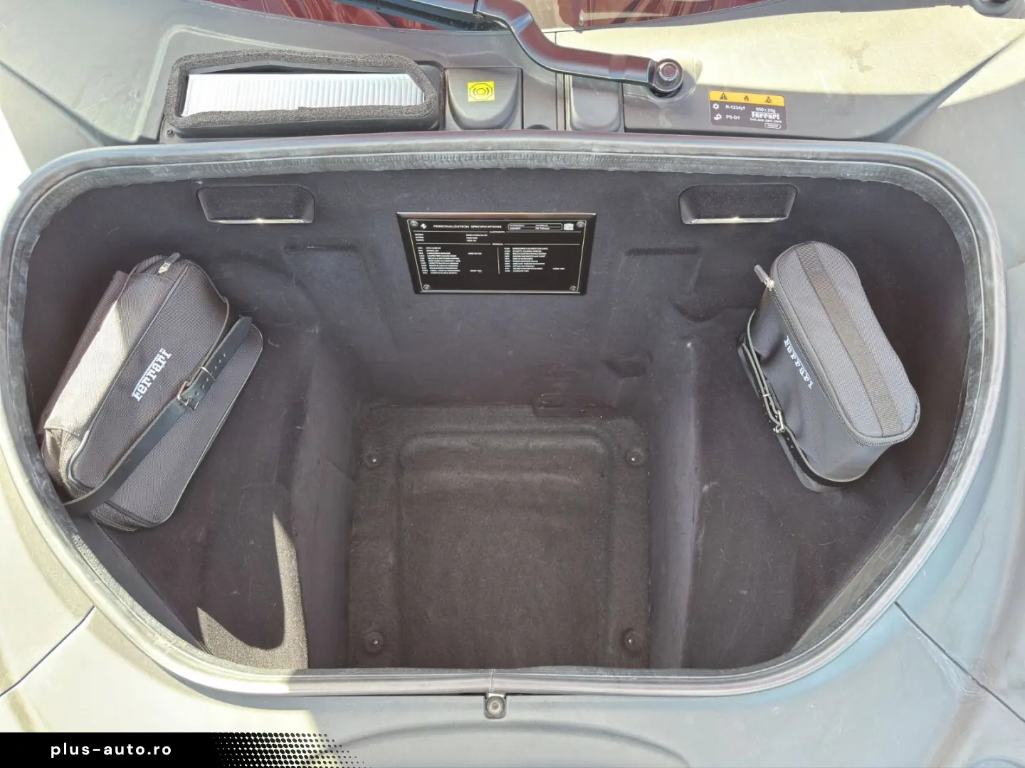 FERRARI Rosso Corsa Lift Kamera PDC Carbon