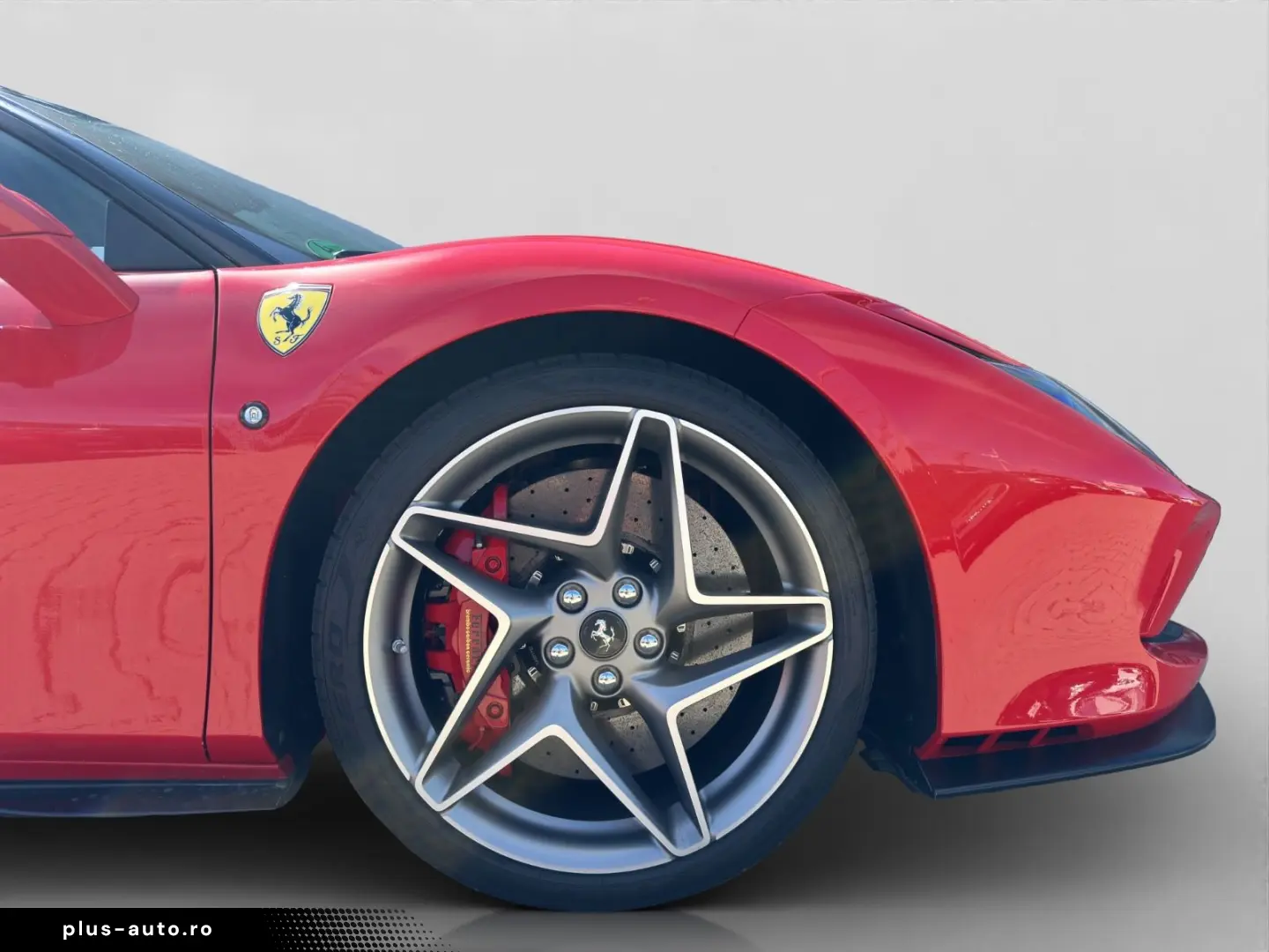 FERRARI Rosso Corsa Lift Kamera PDC Carbon