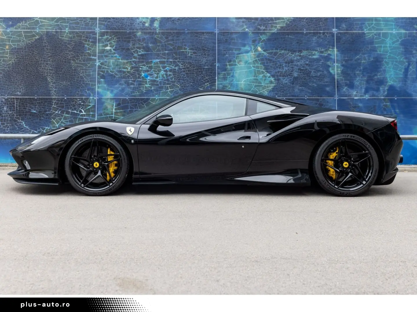 FERRARI F8 Tributo 1. Hand Carbon Rennsitze