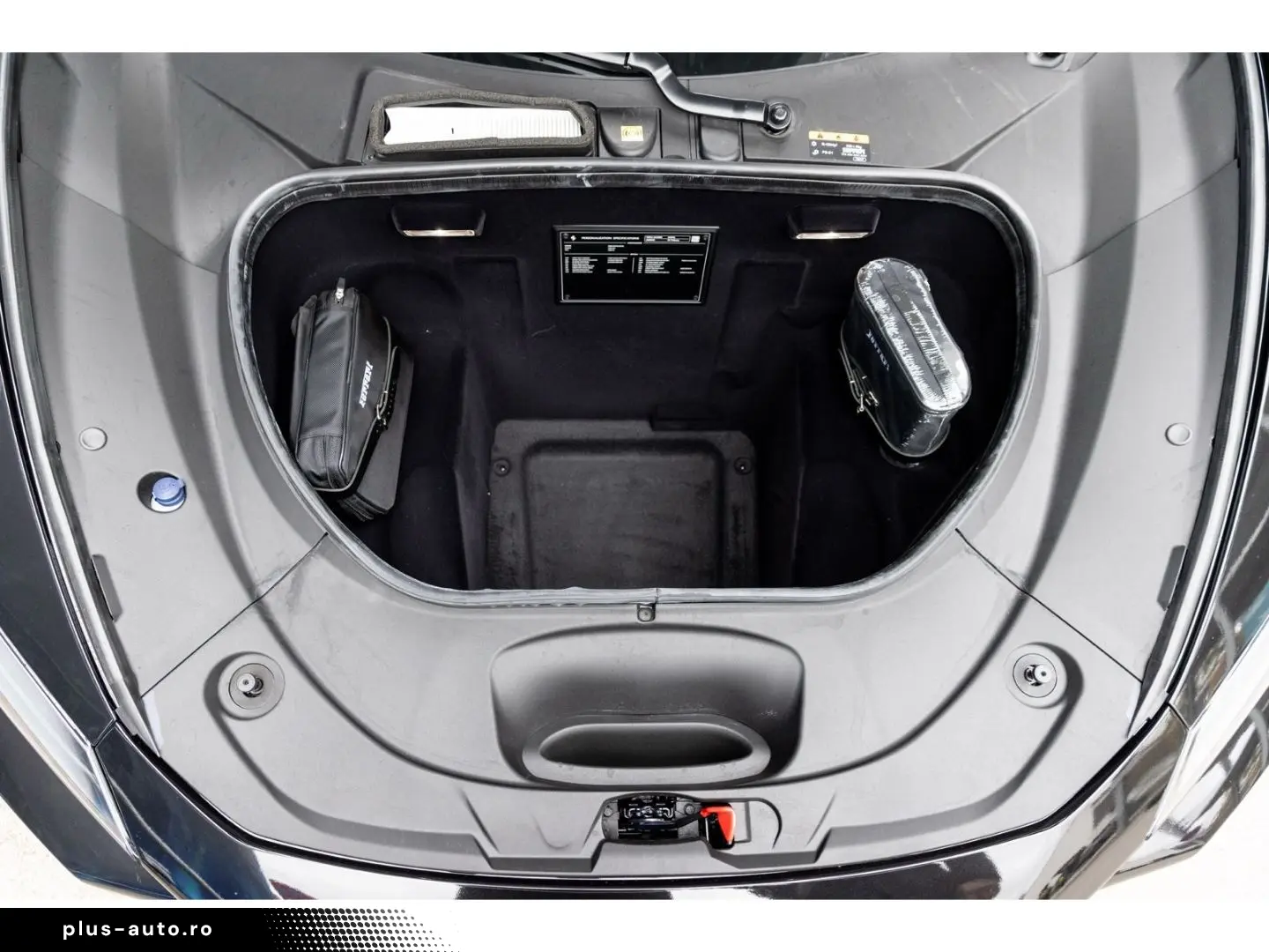 FERRARI F8 Tributo 1. Hand Carbon Rennsitze