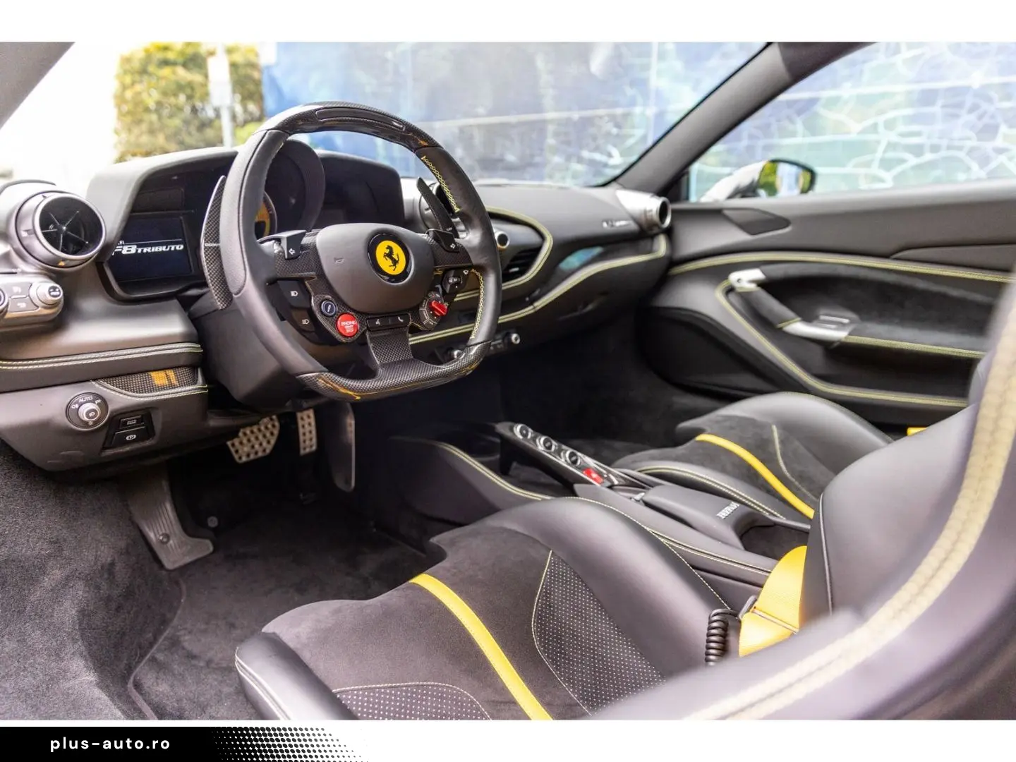 FERRARI F8 Tributo 1. Hand Carbon Rennsitze