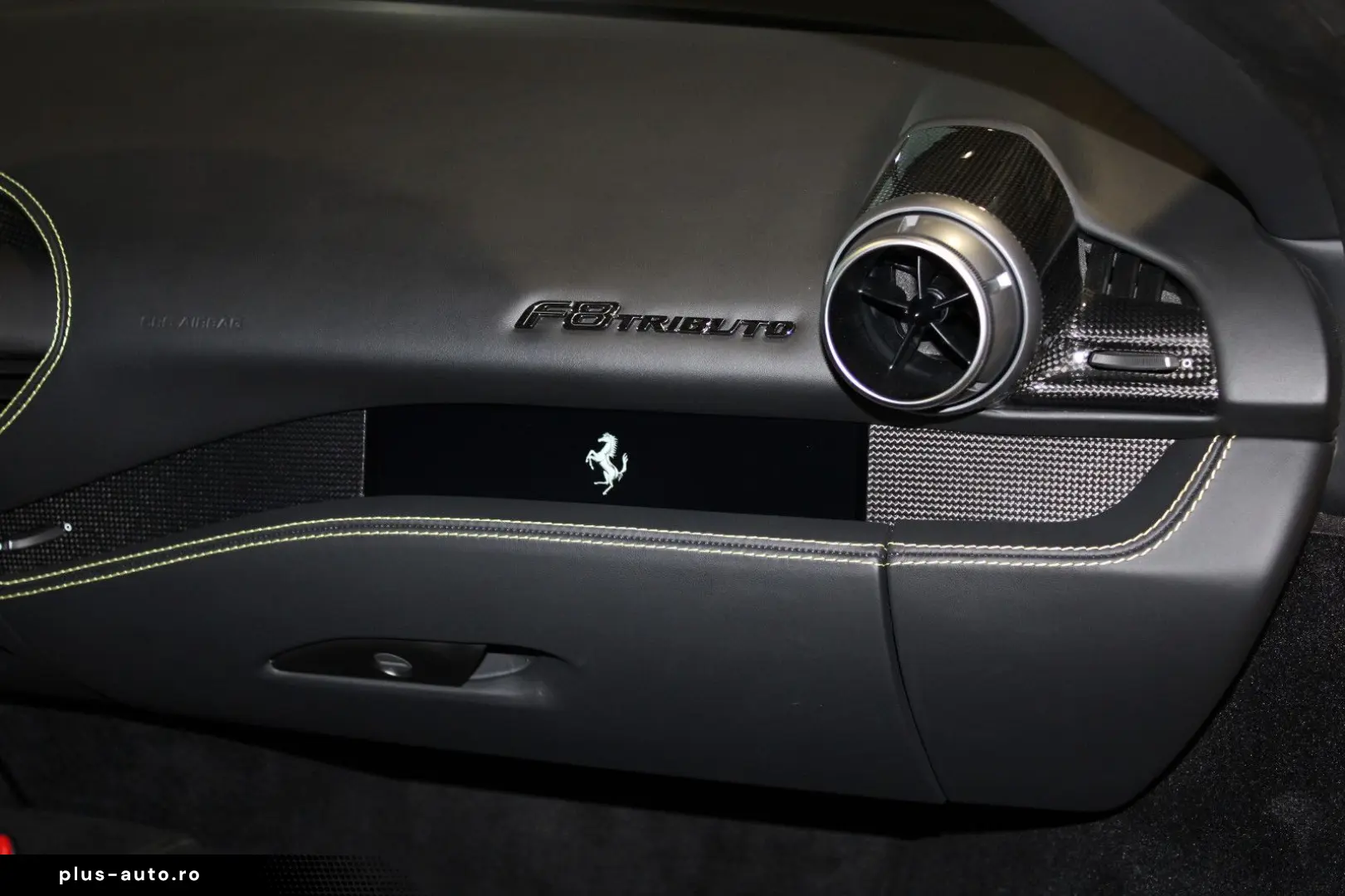 FERRARI F8 TRIBUTO COUPE GIALLO