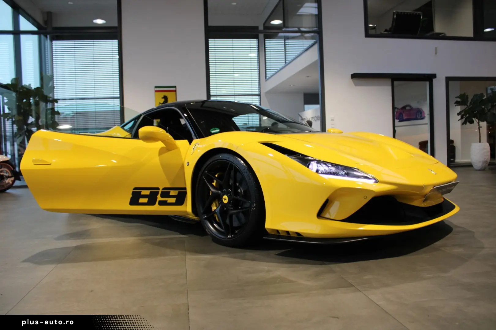 FERRARI F8 TRIBUTO COUPE GIALLO
