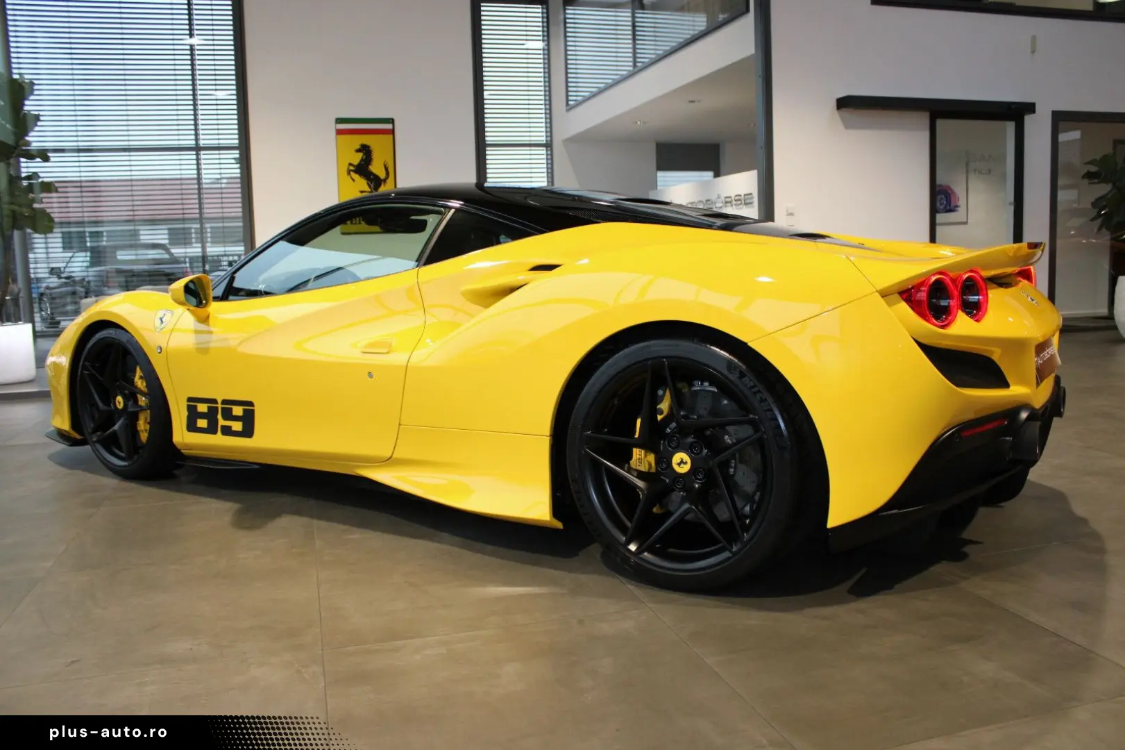FERRARI F8 TRIBUTO COUPE GIALLO