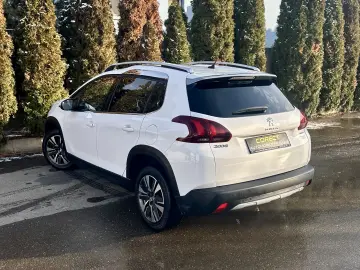 Peugeot 2008   2017  navigatie  136.000 km  garantie  rate