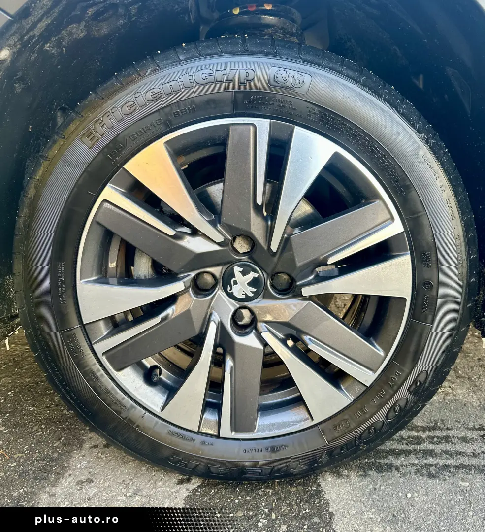 Peugeot 2008   2017  navigatie  136.000 km  garantie  rate