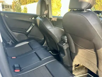 Peugeot 2008   2017  navigatie  136.000 km  garantie  rate