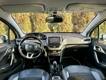 Peugeot 2008   2017  navigatie  136.000 km  garantie  rate