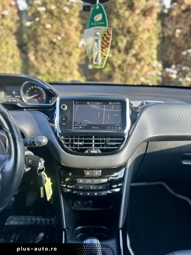 Peugeot 2008   2017  navigatie  136.000 km  garantie  rate