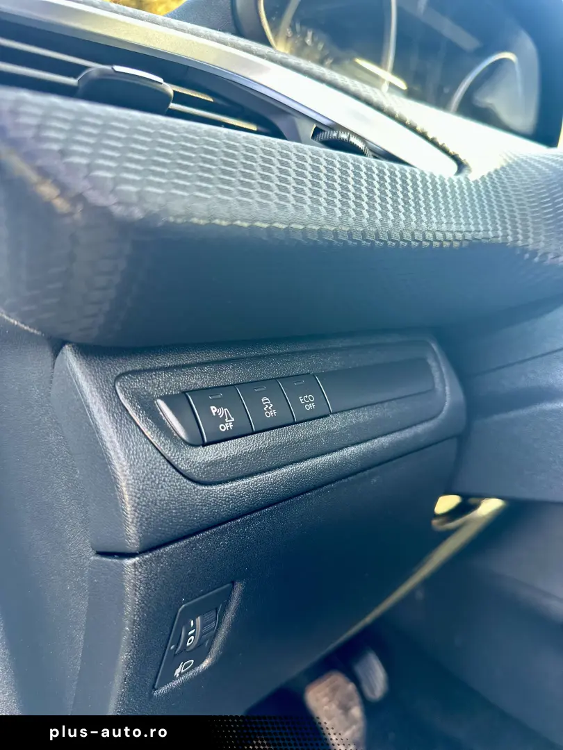 Peugeot 2008   2017  navigatie  136.000 km  garantie  rate