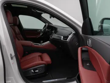 BMW X6 xD40d M Sport Panorama 360 Laser HUD DisplKey