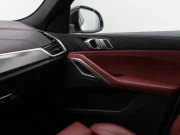 BMW X6 xD40d M Sport Panorama 360 Laser HUD DisplKey
