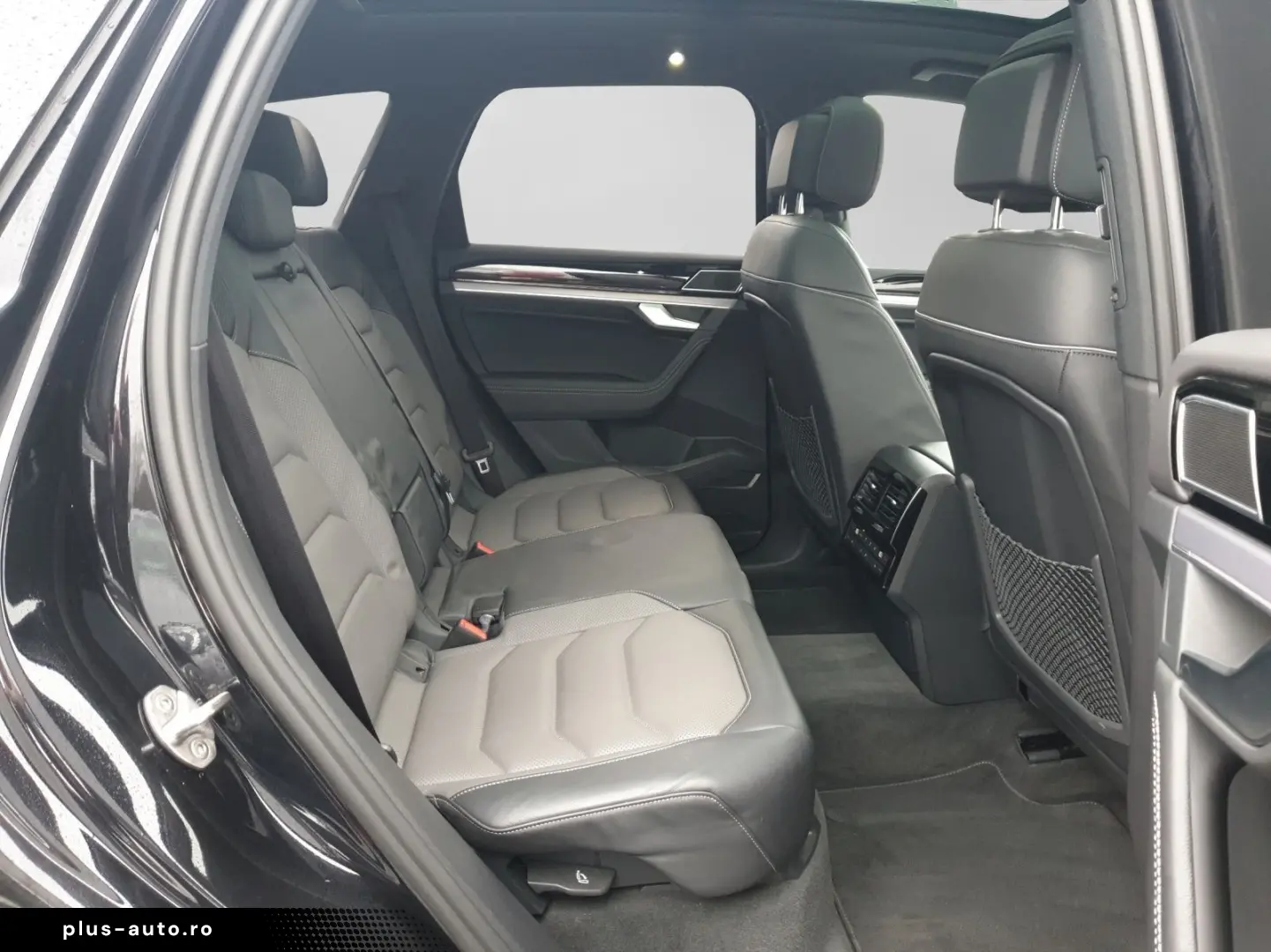 VW Touareg 3.0 TSI R-LINE BLACK LM21 PANO ST.HEIZ L