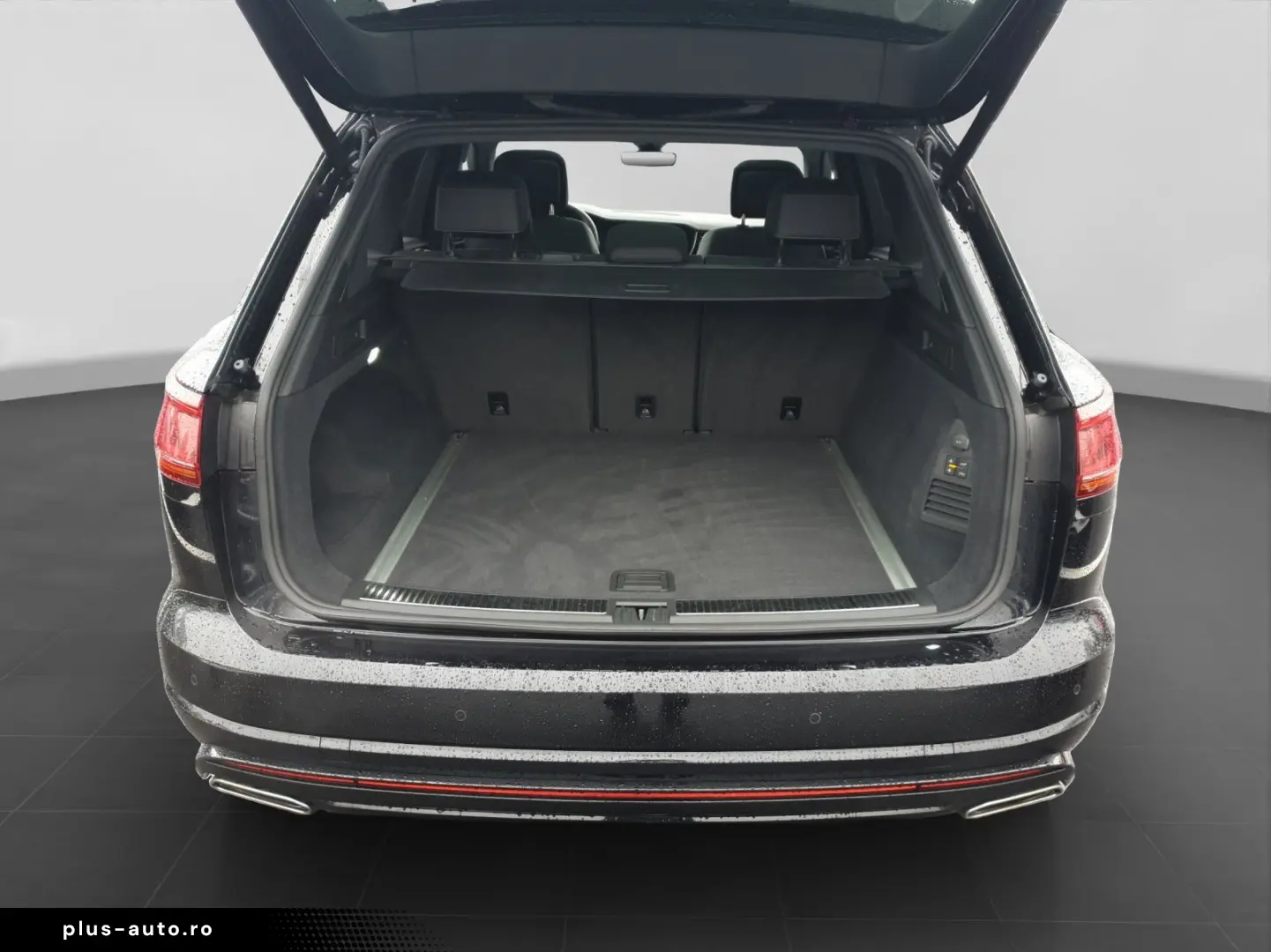 VW Touareg 3.0 TSI R-LINE BLACK LM21 PANO ST.HEIZ L