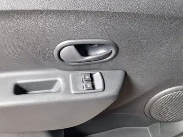 DACIA SANDERO 1.0i 74CP 2019